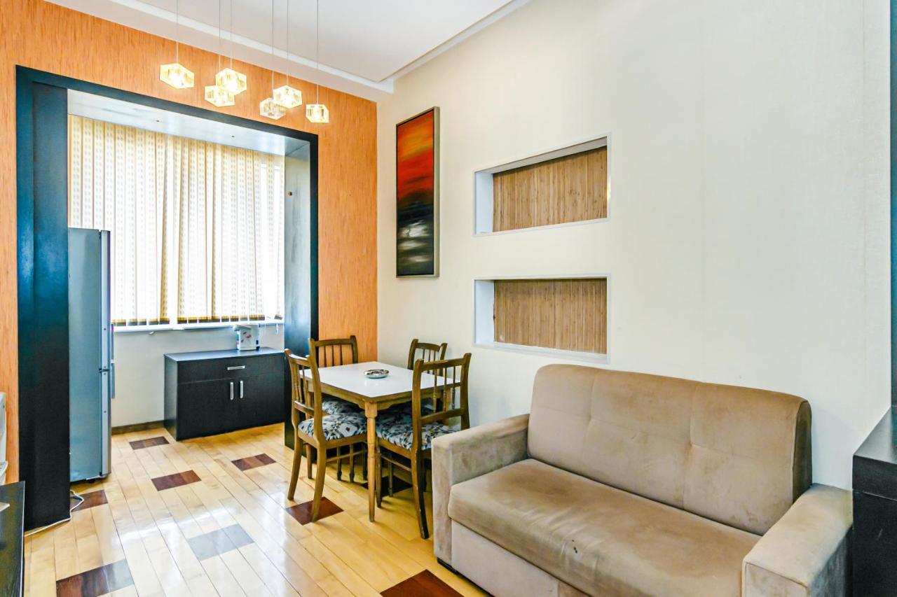 Lovely Sweet Apartment บากู ภายนอก รูปภาพ